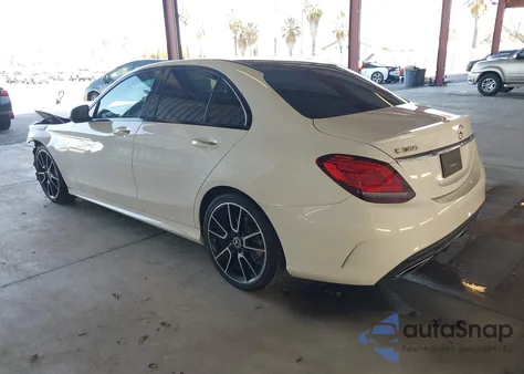 2019 Mercedes-Benz C 300 z USA, uszkodzony, nr VIN 55SWF8DB1KU291999
